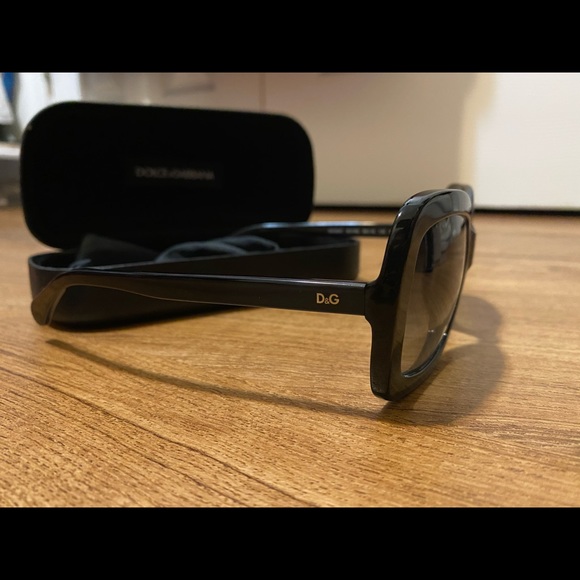 SOLD! Dolce and Gabbana black sunglasses - Picture 3 of 4